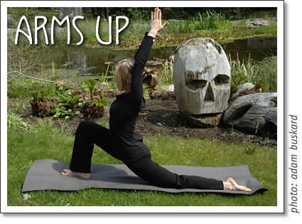 tofino yoga: anjaneyasana - arms up